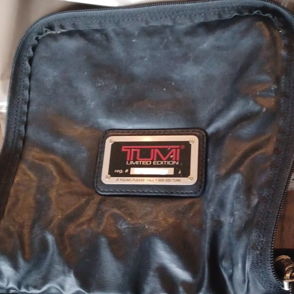 Tumi Vintage Leather Travel Kit, 13x8.5x4